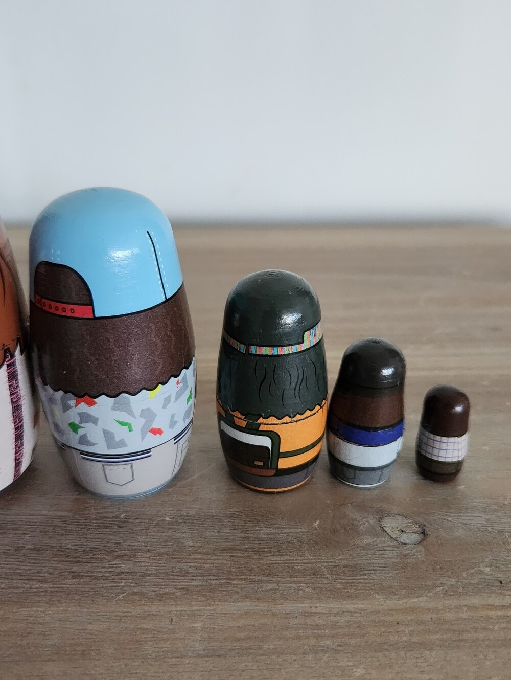 📺 Stranger Things Wooden Nesting Dolls Set | Hawkins Crew Collectible Netflix - Picture 9 of 11